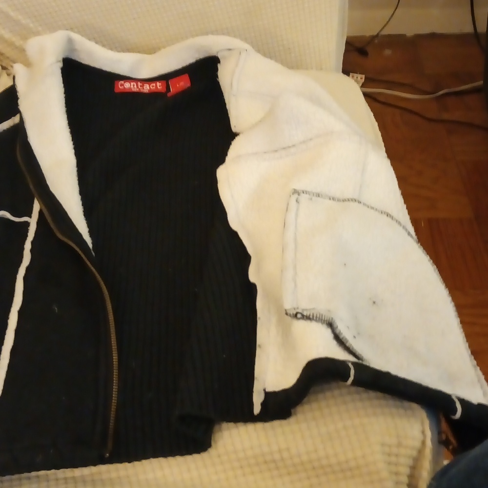 Vest - Picture 3 of 4
